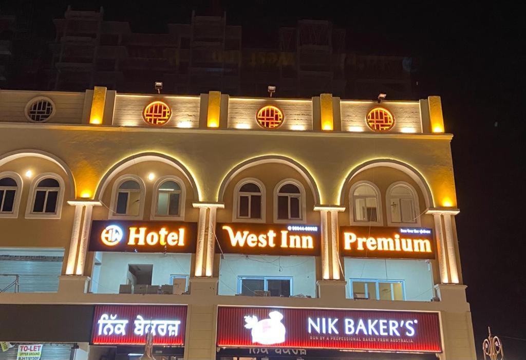 Hotel West Inn Premium Kharar Luaran gambar