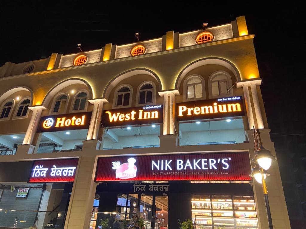 Hotel West Inn Premium Kharar Luaran gambar