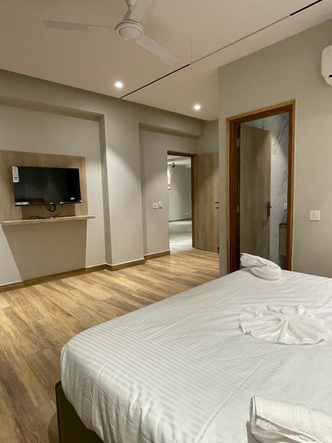 Hotel West Inn Premium Kharar Luaran gambar