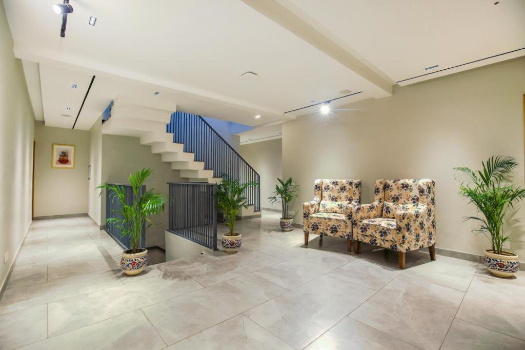Hotel West Inn Premium Kharar Luaran gambar