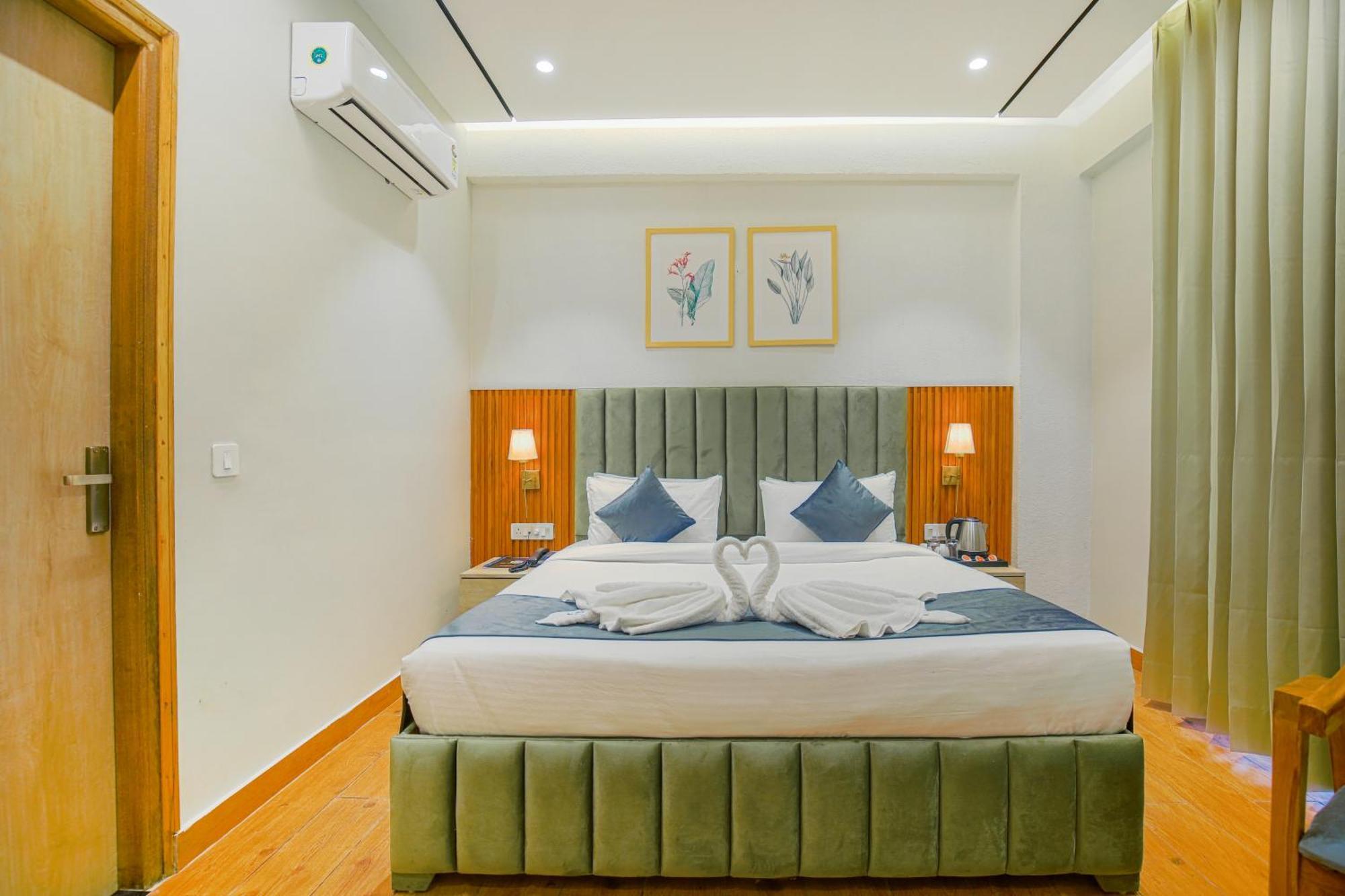 Hotel West Inn Premium Kharar Luaran gambar
