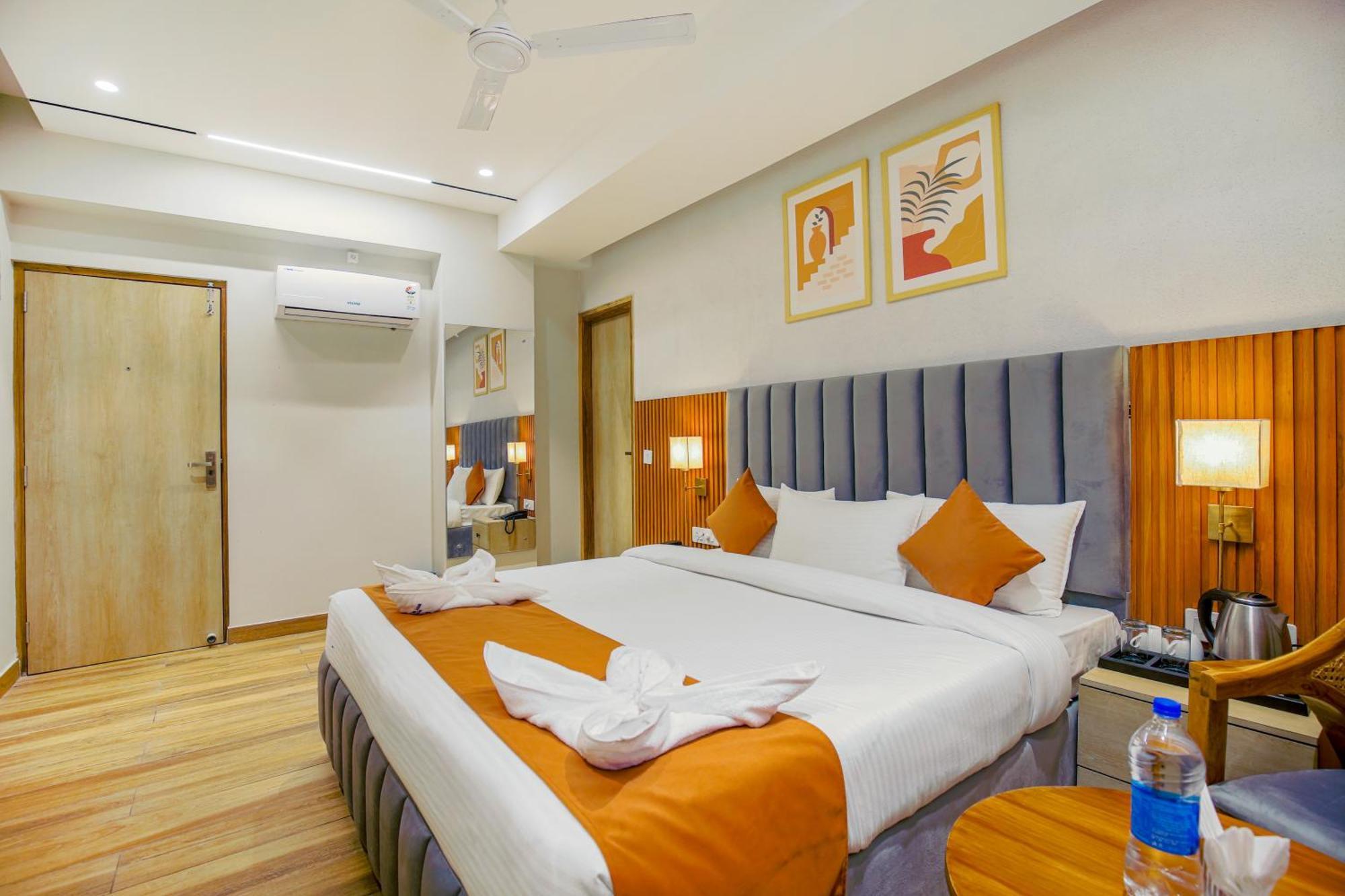 Hotel West Inn Premium Kharar Luaran gambar
