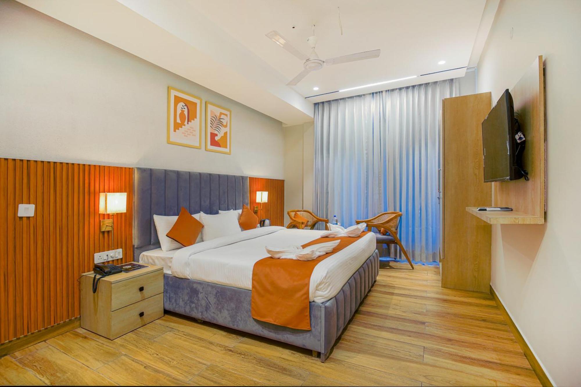 Hotel West Inn Premium Kharar Luaran gambar